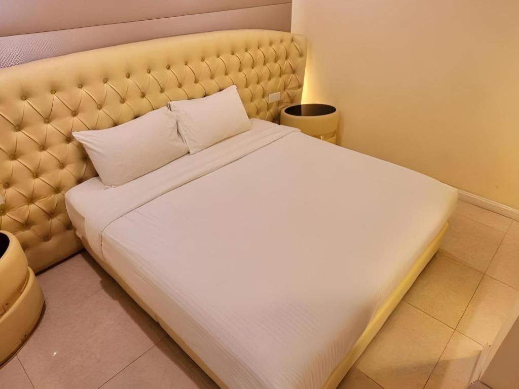 Ritzton Hotel Johor Bahru Exterior photo