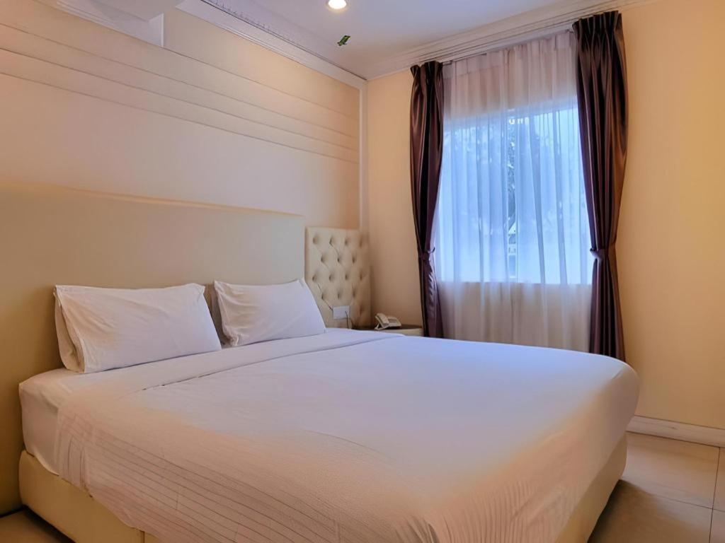 Ritzton Hotel Johor Bahru Exterior photo
